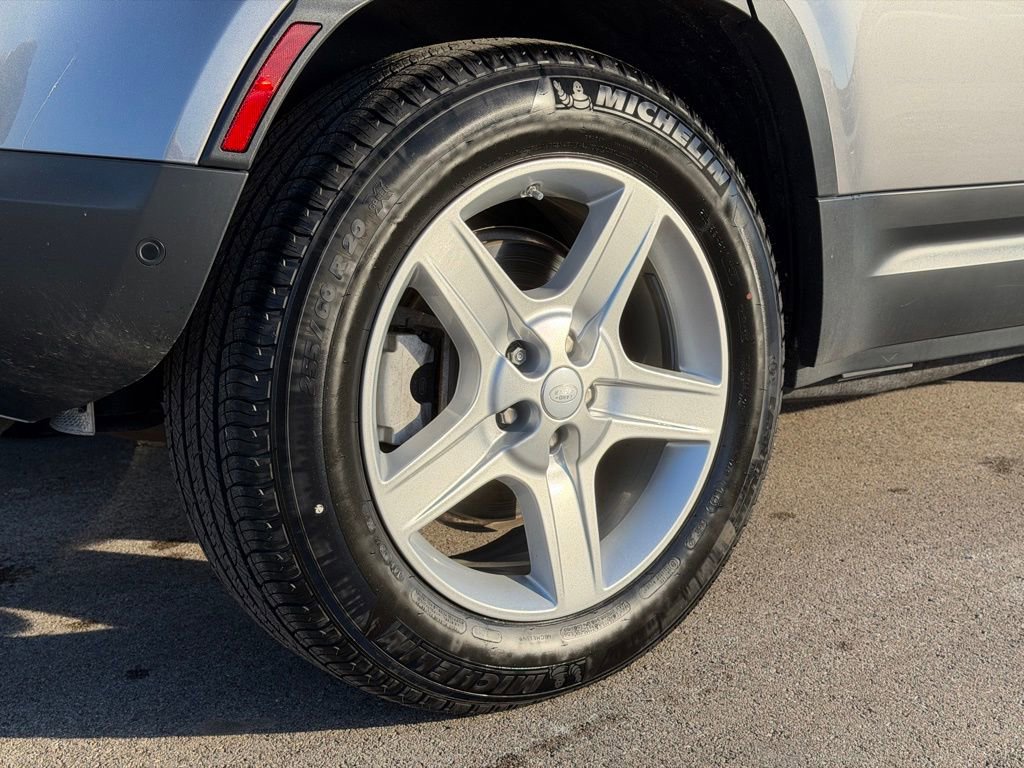 Used 2021 Land Rover Defender 110 SE image 26