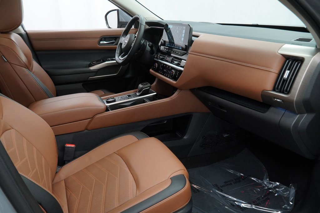 Used 2024 Nissan Pathfinder Platinum w/ Cargo Package image 53