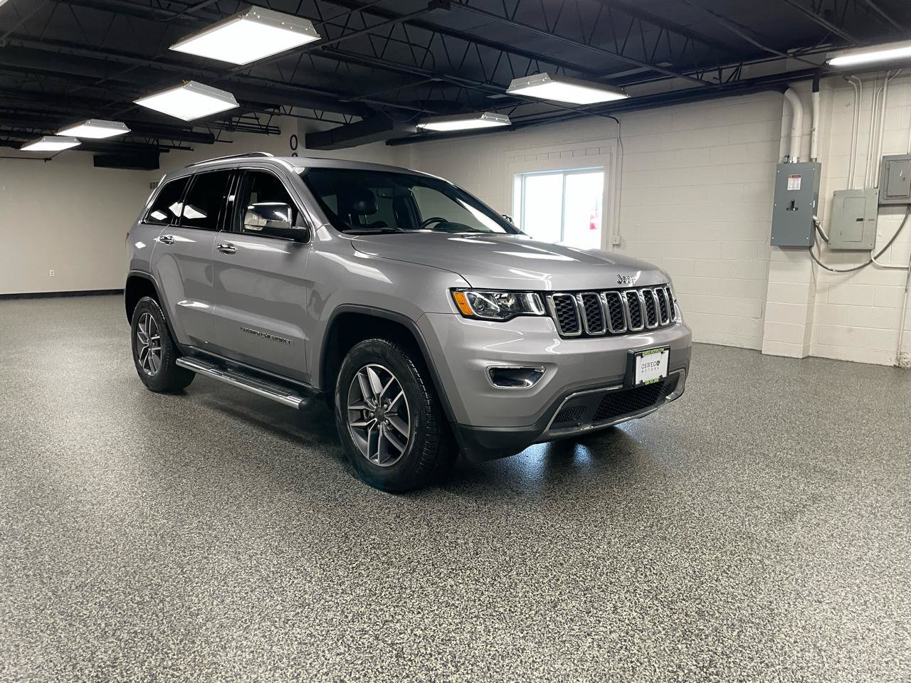 Used 2021 Jeep Grand Cherokee Limited AWD/4WD image 3