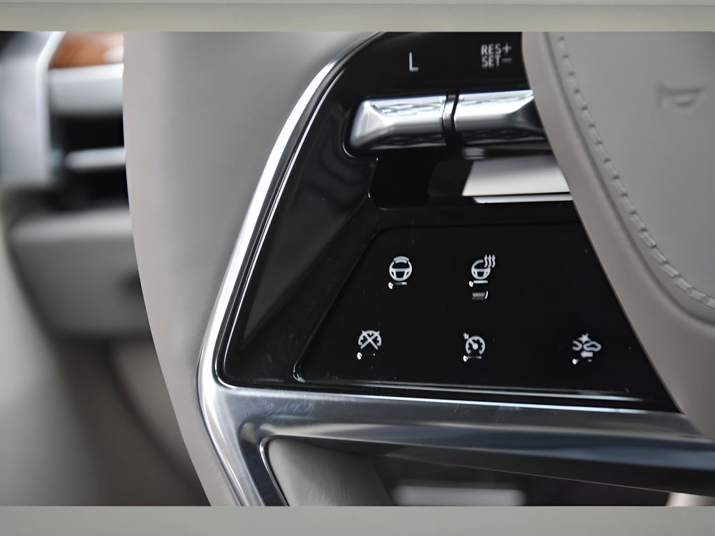 Certified 2026 Cadillac Escalade ESV Platinum Luxury w/ LPO, Radiant Package image 35