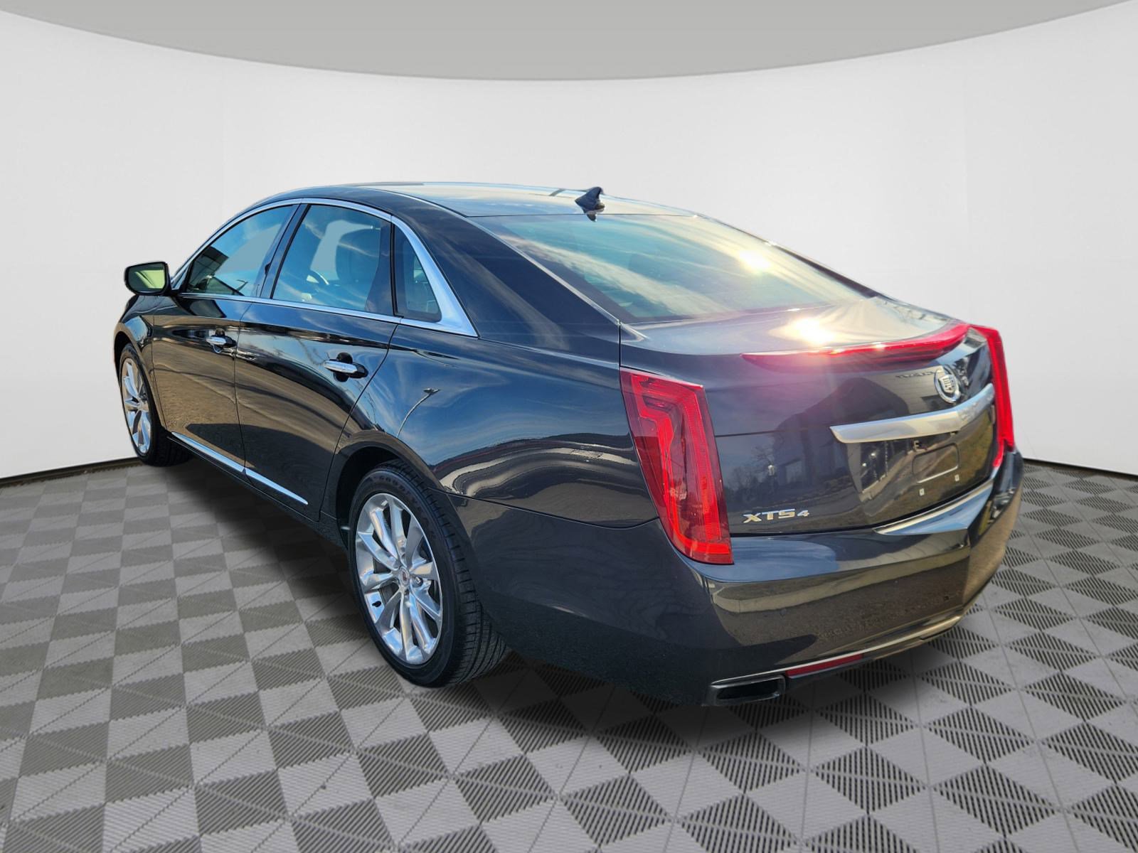 Used 2014 Cadillac XTS Premium image 3