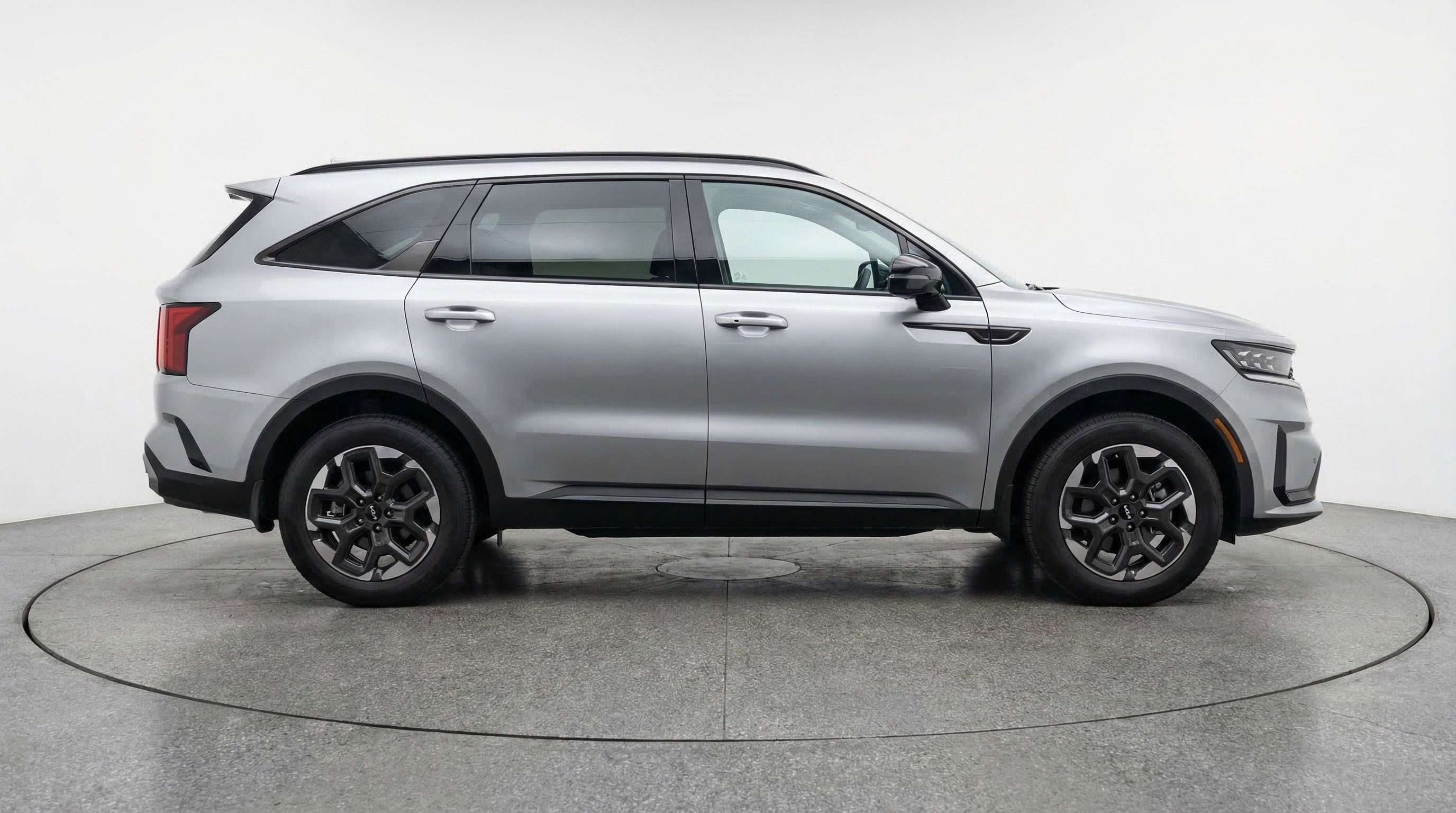Used 2024 Kia Sorento S FWD image 11