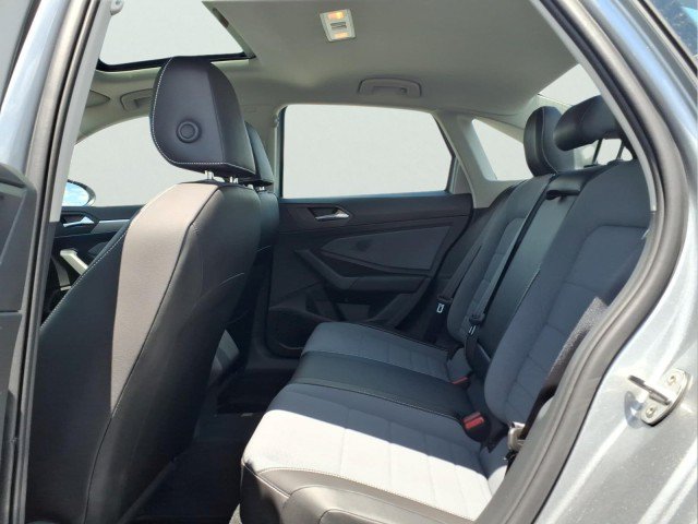 New 2026 Volkswagen Jetta SE FWD image 10