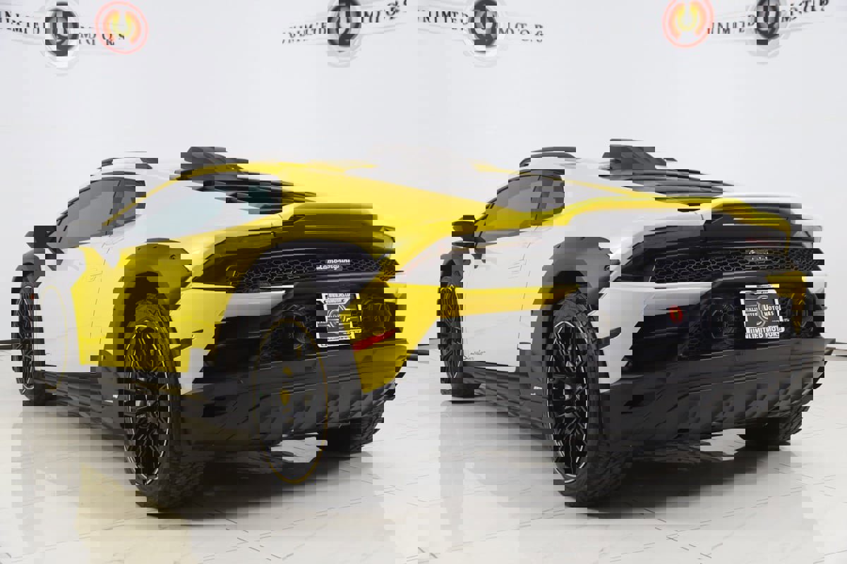 Used 2024 Lamborghini Huracan Sterrato image 4
