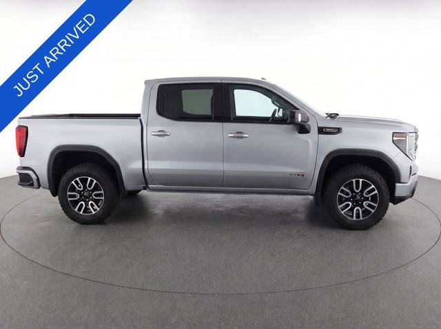 Used 2022 GMC Sierra 1500 AT4 w/ Technology Package AWD/4WD image 2