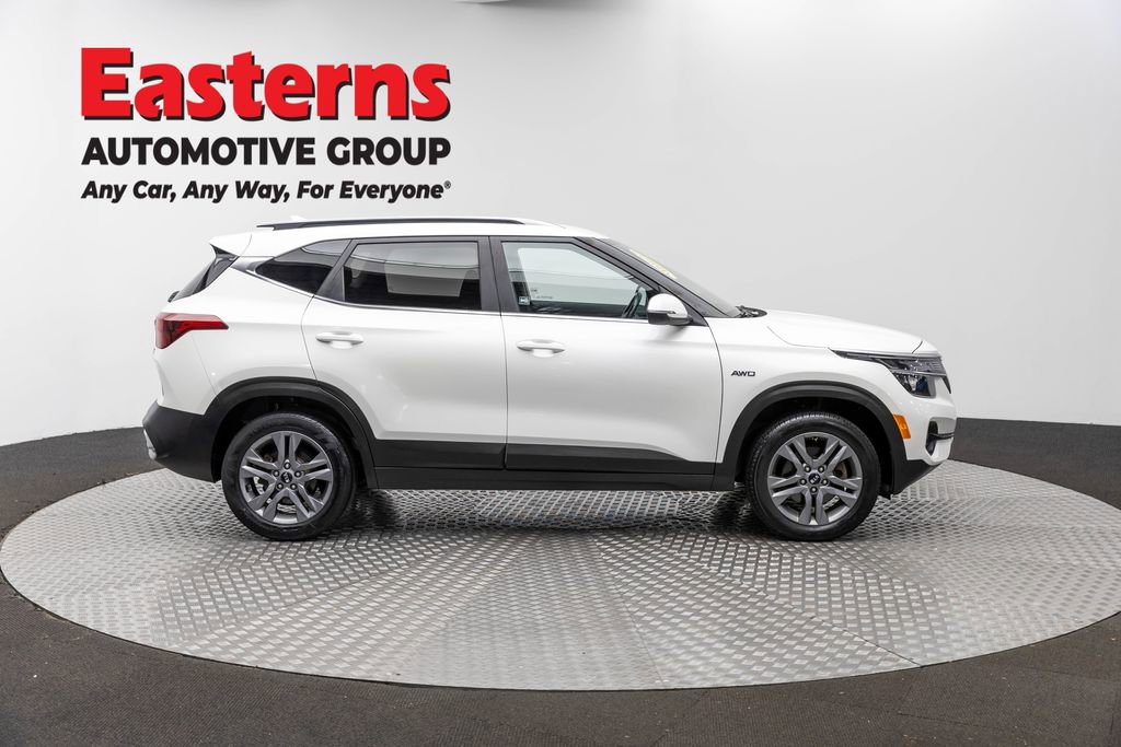 Used 2021 Kia Seltos S AWD/4WD image 4