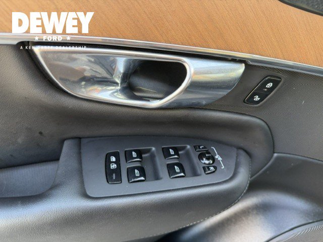 Used 2023 Volvo XC90 T8 Plus w/ Protection Package Premier AWD/4WD image 11
