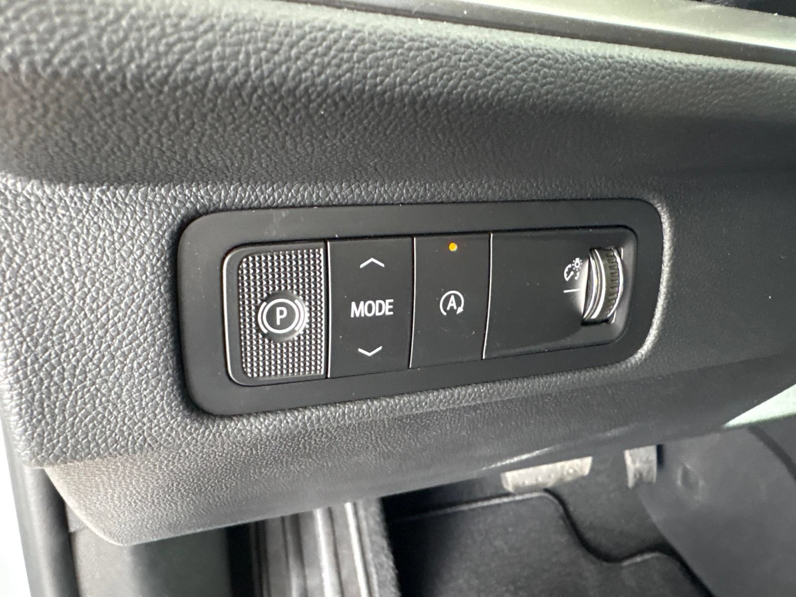 New 2027 Chevrolet Traverse LT w/ Sun and Wheel Package FWD image 14