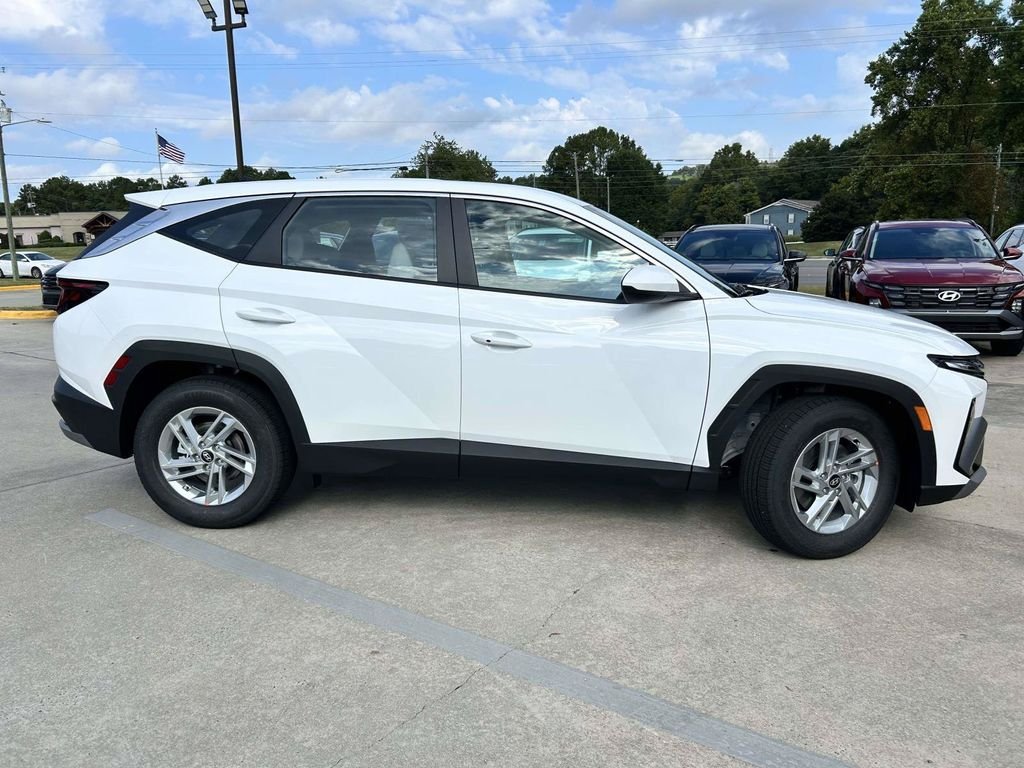 New 2026 Hyundai Tucson SE FWD image 2