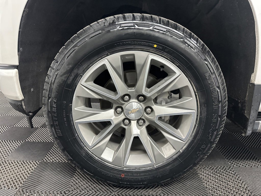 Used 2019 Chevrolet Silverado 1500 High Country w/ Technology Package image 44