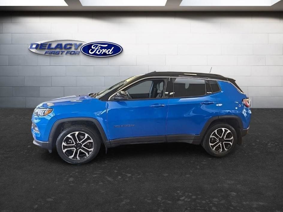 Used 2024 Jeep Compass Limited image 3