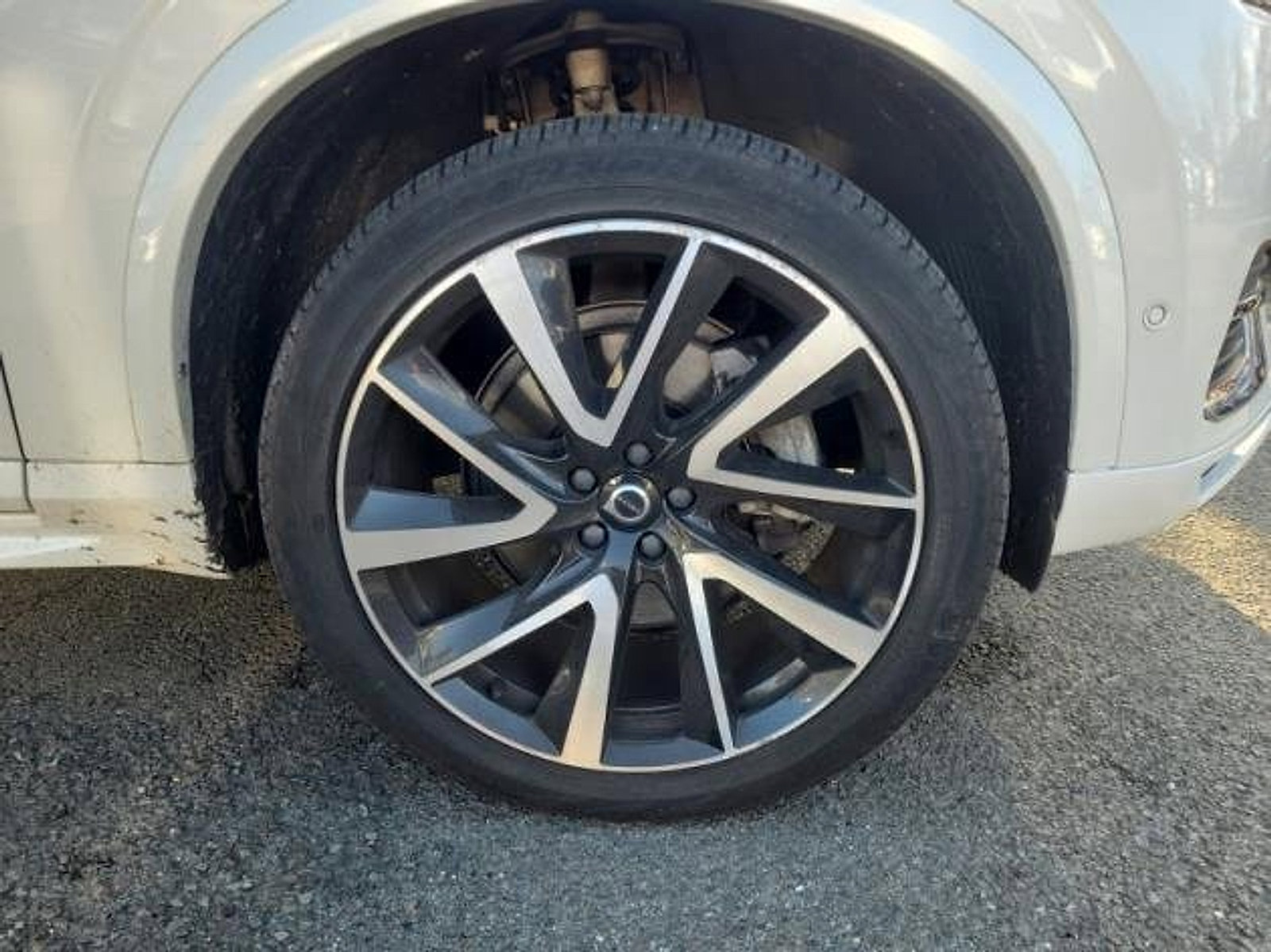 Certified 2023 Volvo XC90 B6 Plus w/ Protection Package Premier image 21