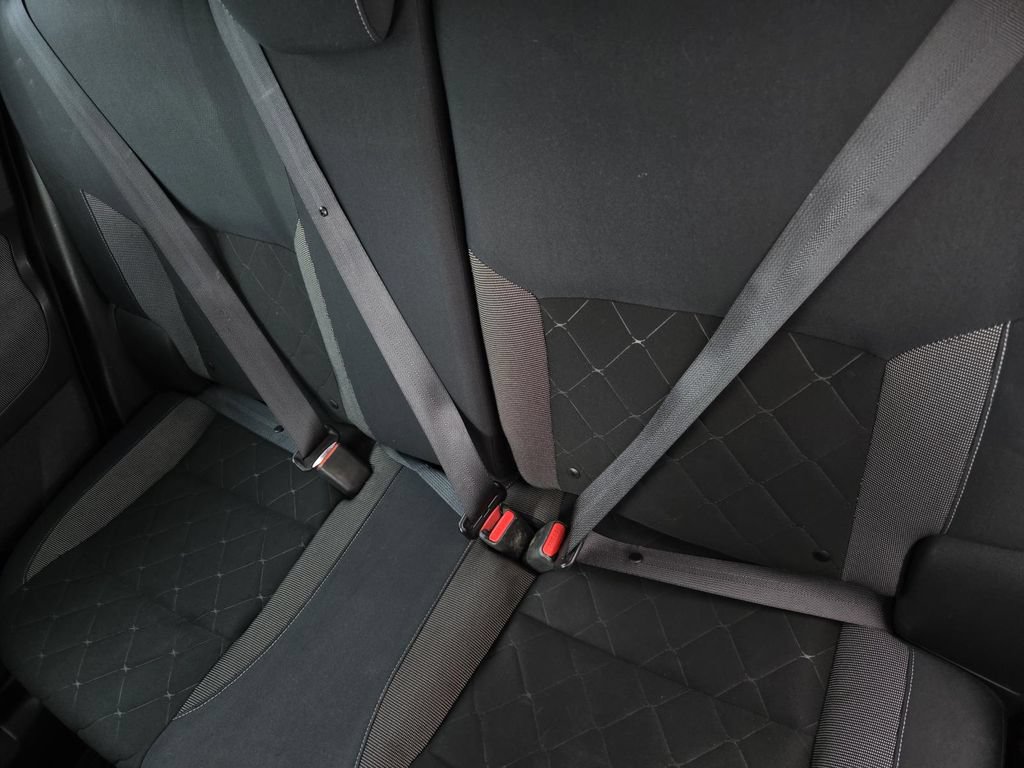 Used 2019 Nissan Kicks SV FWD image 12