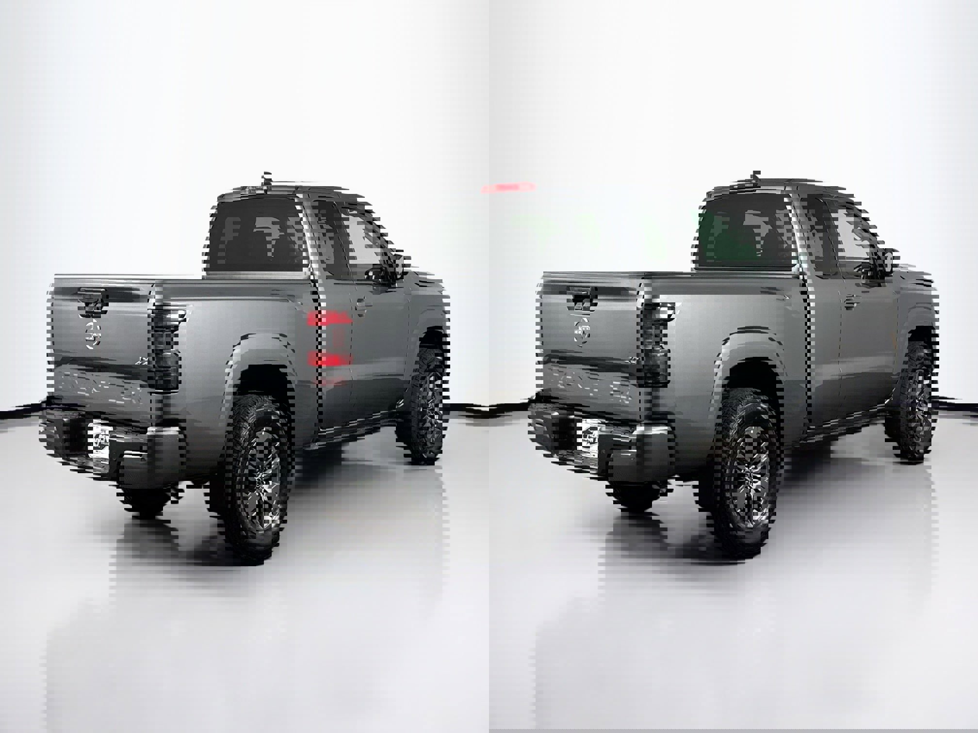 Used 2025 Nissan Frontier SV image 11