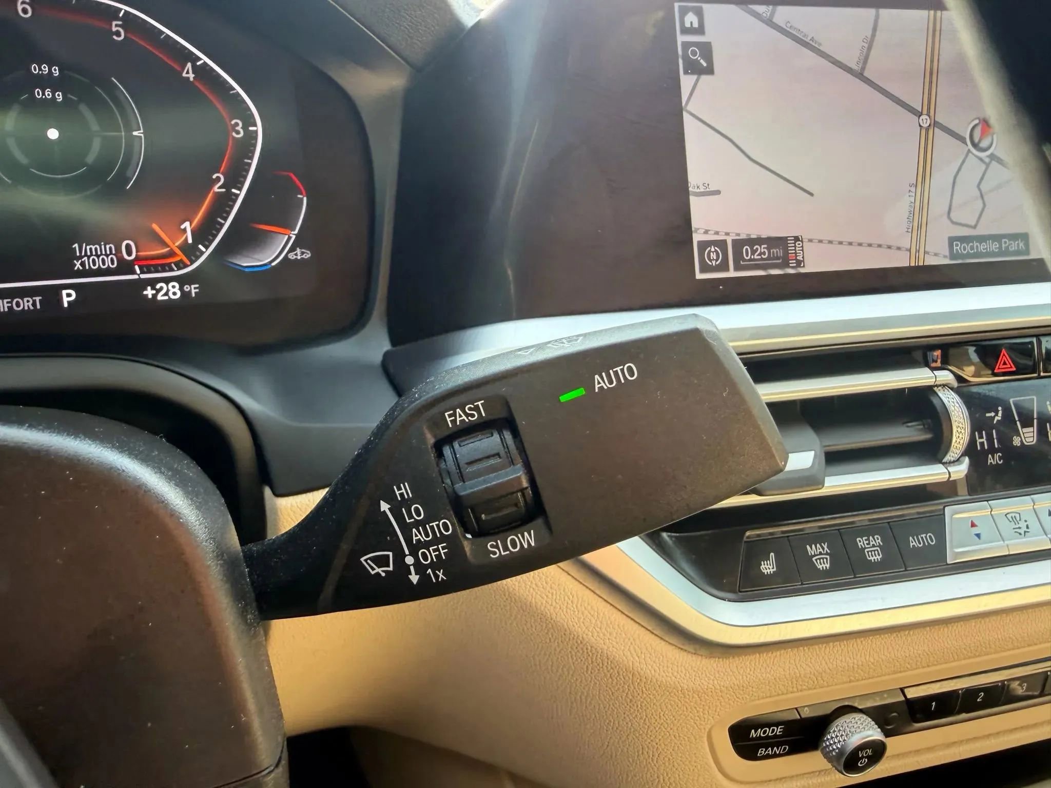 Used 2022 BMW 330i xDrive Sedan w/ Driving Assistance Package image 15