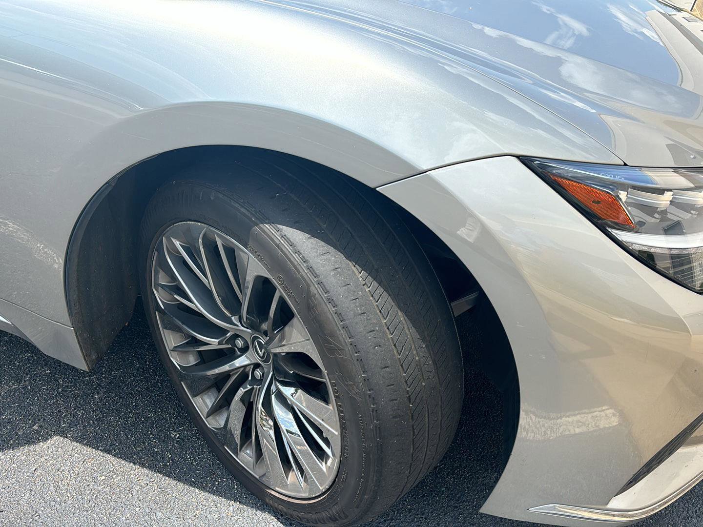 Used 2022 Lexus LS 500 w/ Interior Upgrade Package RWD image 9