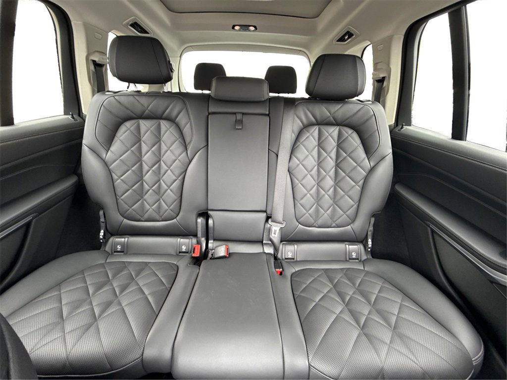 Used 2025 BMW X7 xDrive40i w/ Parking Assistance Package image 20