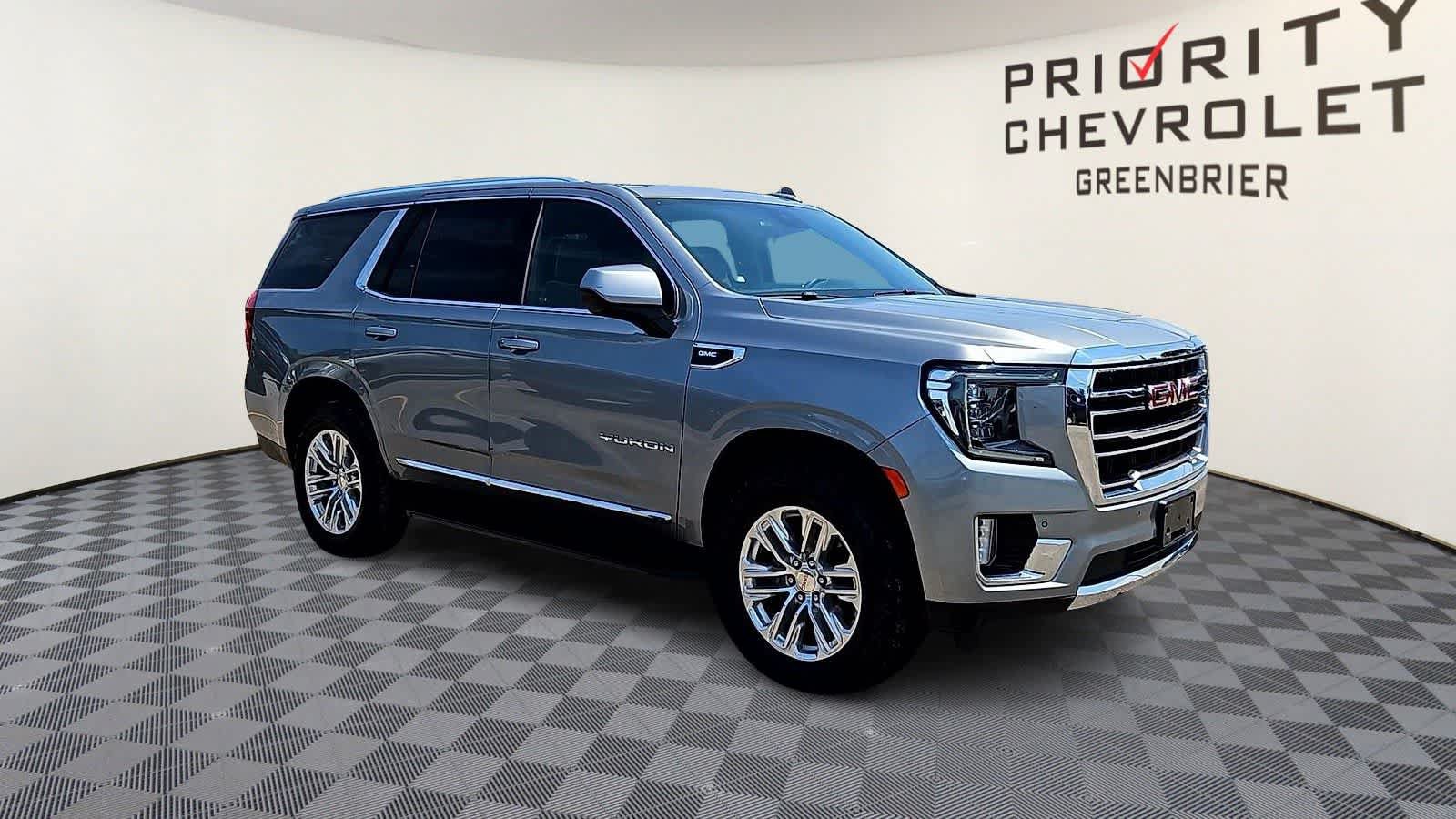 Used 2024 GMC Yukon SLT AWD/4WD image 2
