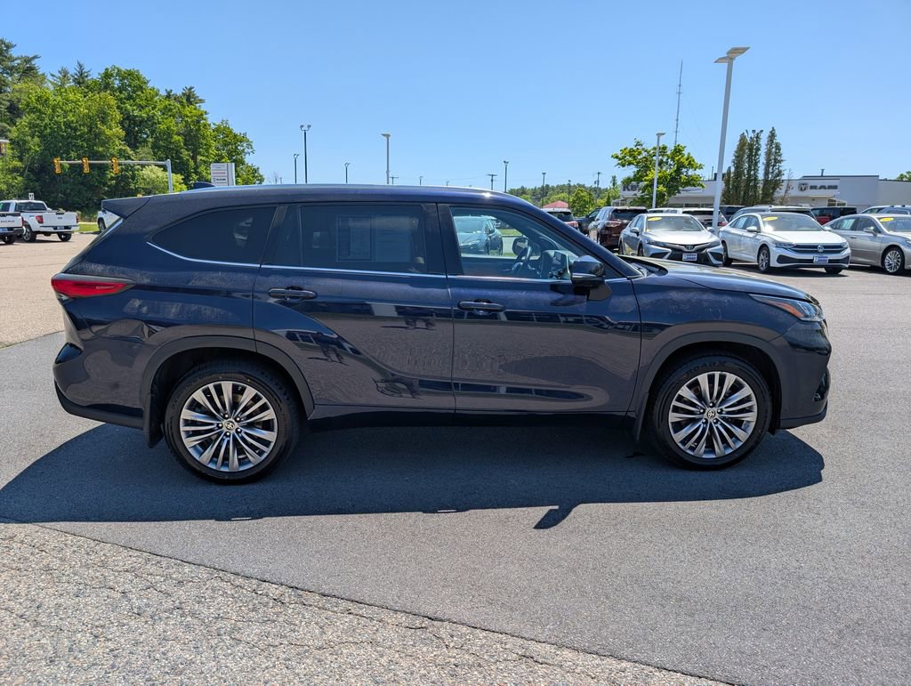 Used 2021 Toyota Highlander Platinum AWD/4WD image 7