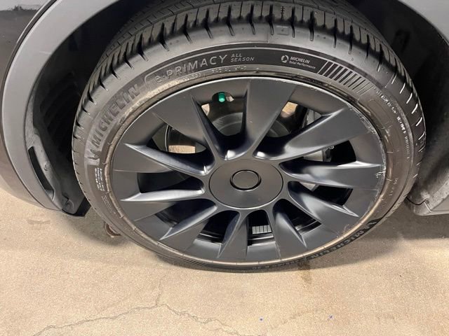 Used 2021 Tesla Model Y Long Range image 28