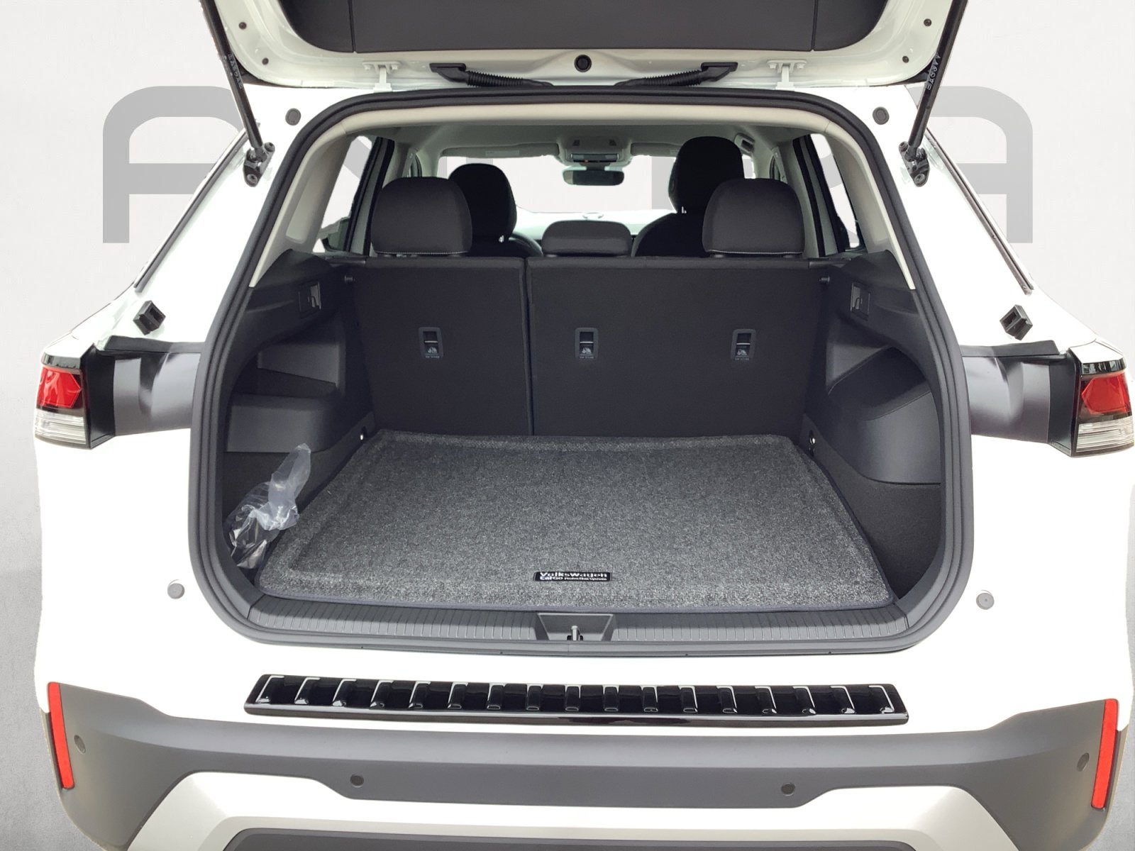 New 2026 Volkswagen Tiguan S FWD image 10