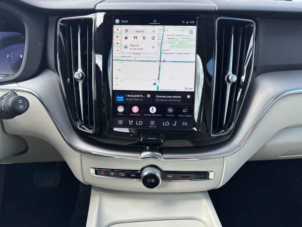Certified 2025 Volvo XC60 B5 Core w/ Protection Package Premier AWD/4WD image 8