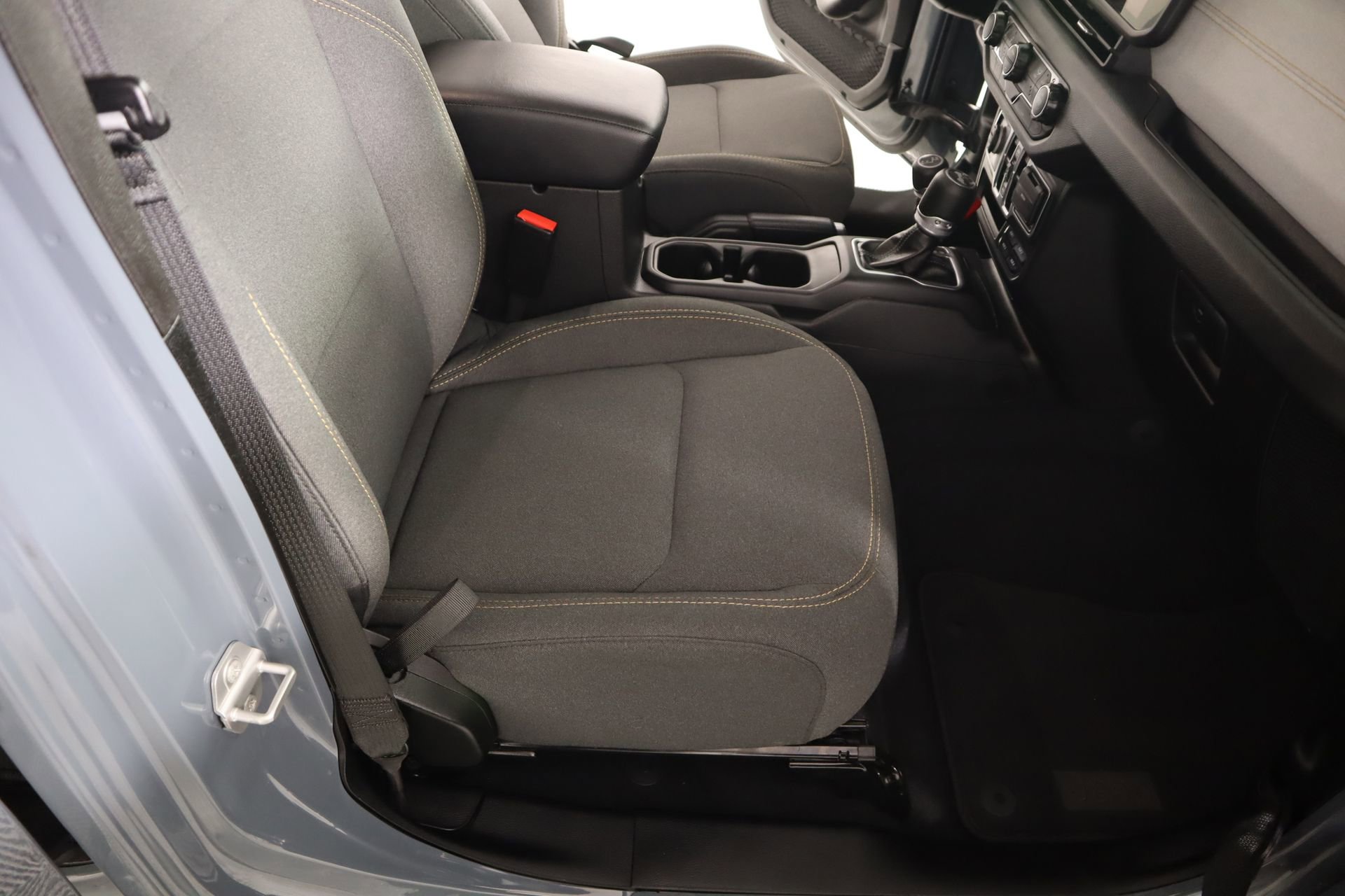 Used 2025 Jeep Wrangler Sport S image 13