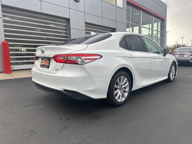 Used 2019 Toyota Camry L image 9