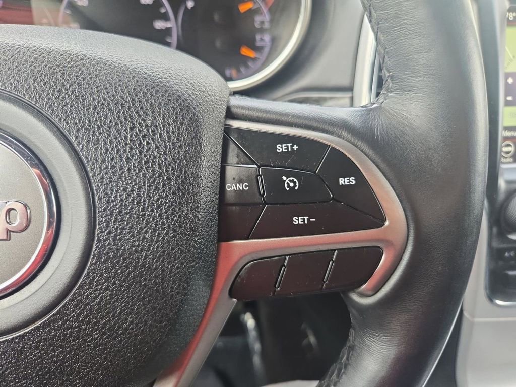 Used 2018 Jeep Grand Cherokee Limited image 23