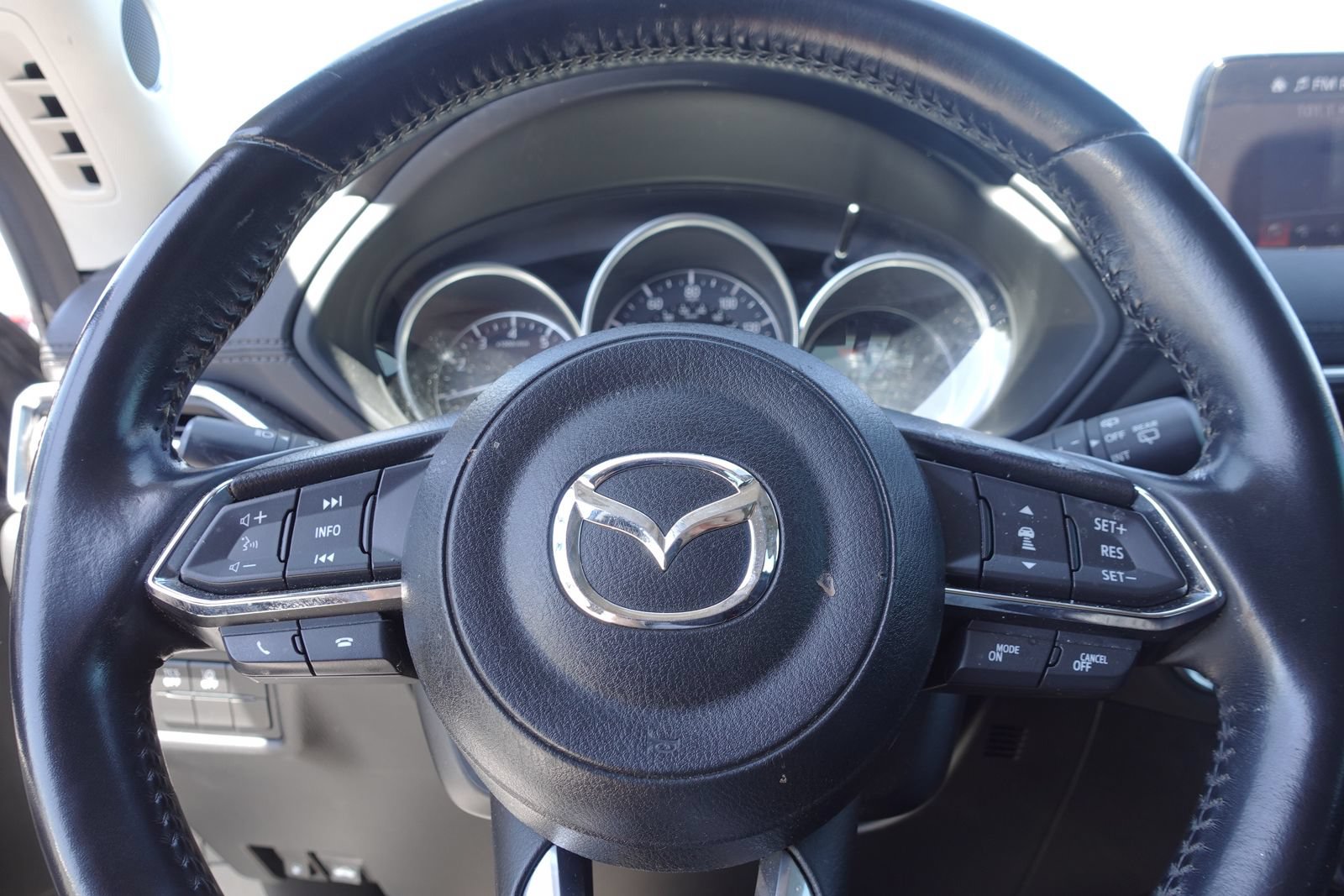 Used 2018 MAZDA CX-5 Touring w/ Preferred Equipment Package FWD image 18