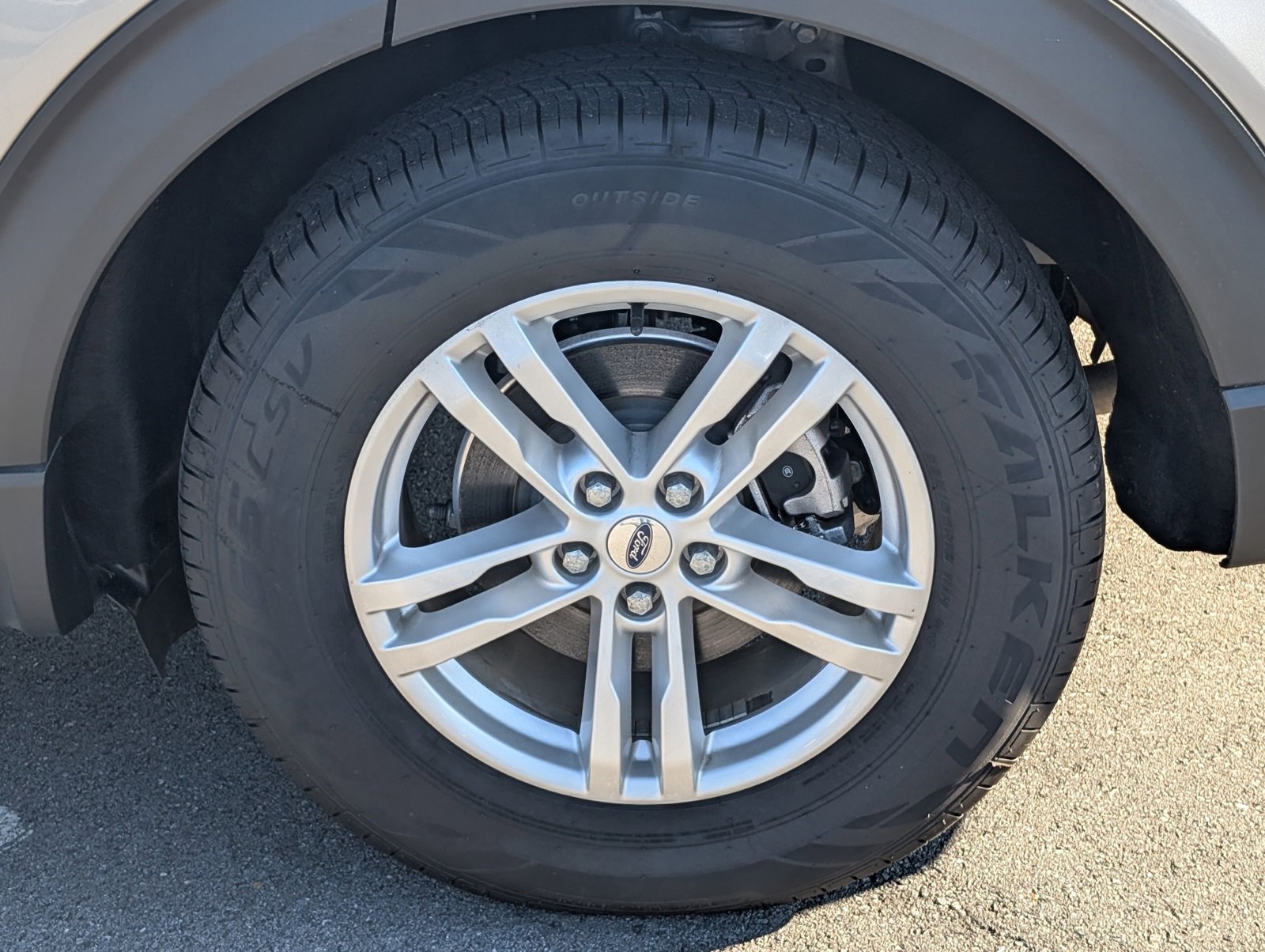 Used 2023 Ford Explorer XLT image 25