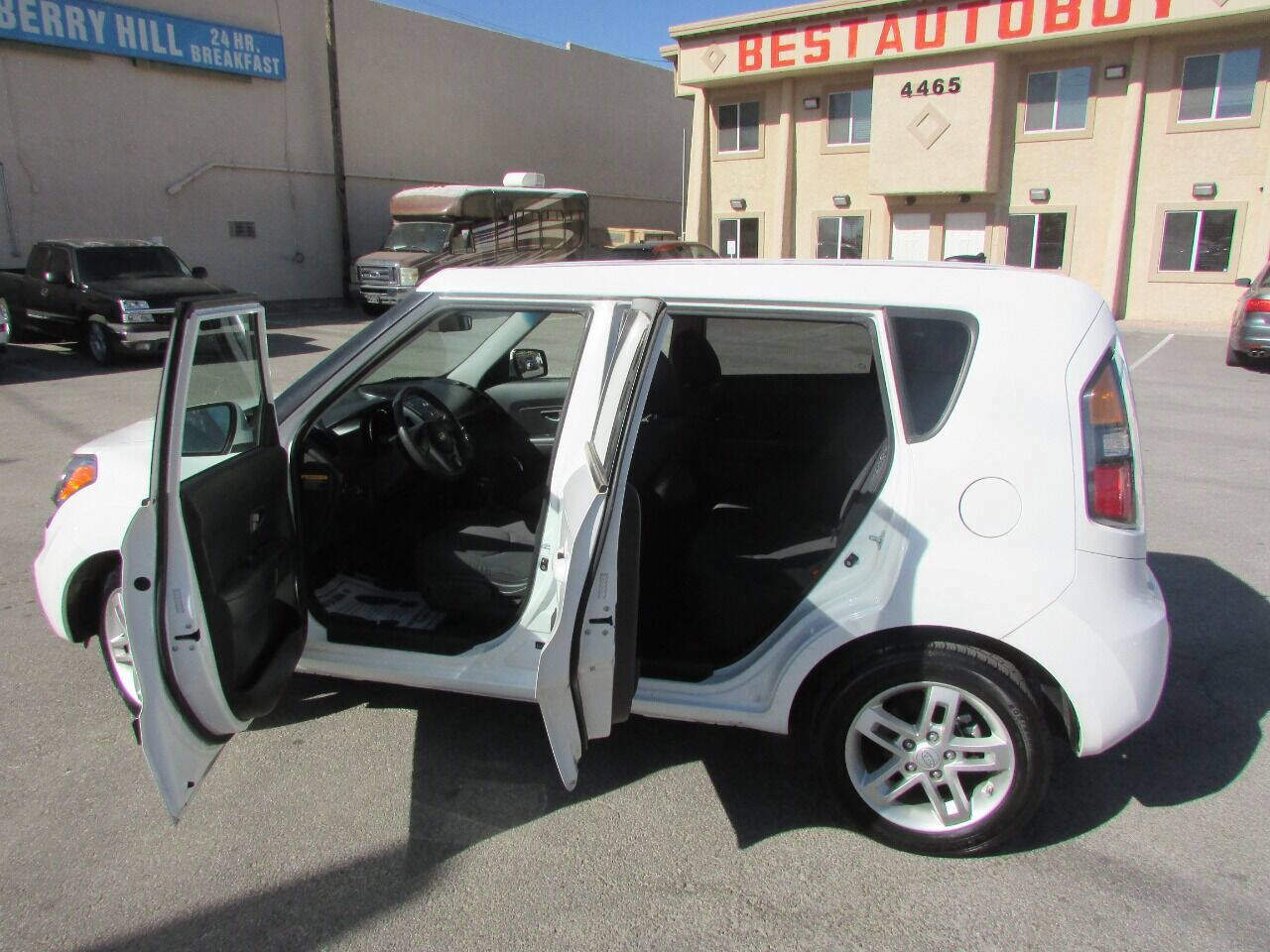 Used 2011 Kia Soul + w/ Audio Pkg image 24