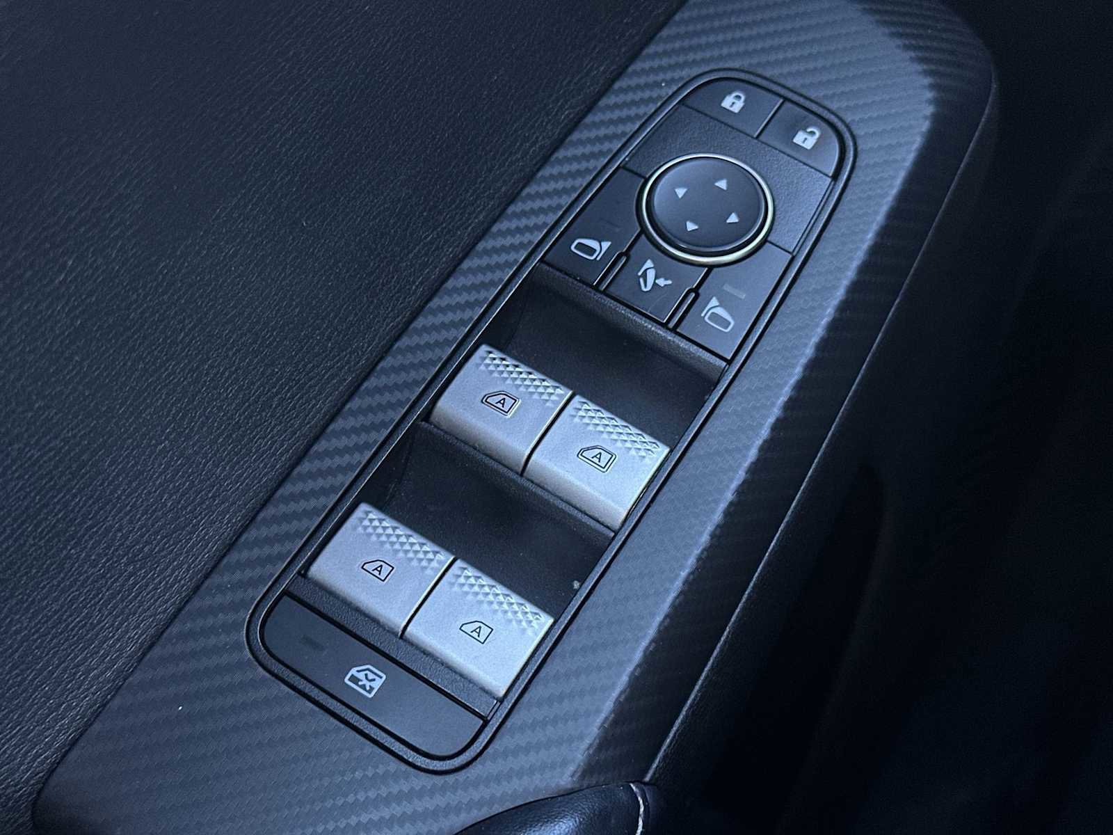 Used 2023 Mitsubishi Outlander SE image 15