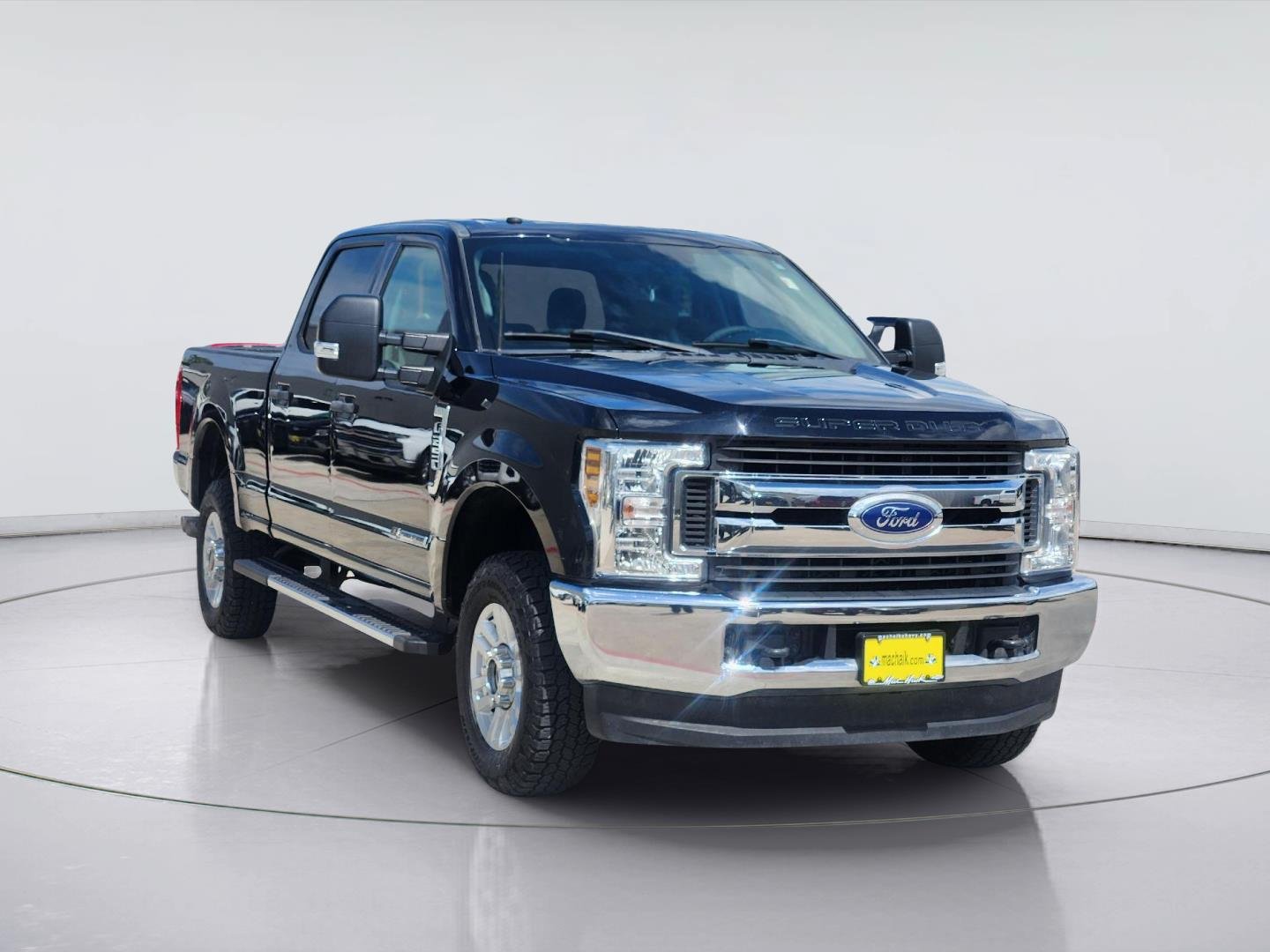 Used 2018 Ford F250 XLT w/ FX4 Off-Road Package AWD/4WD image 3