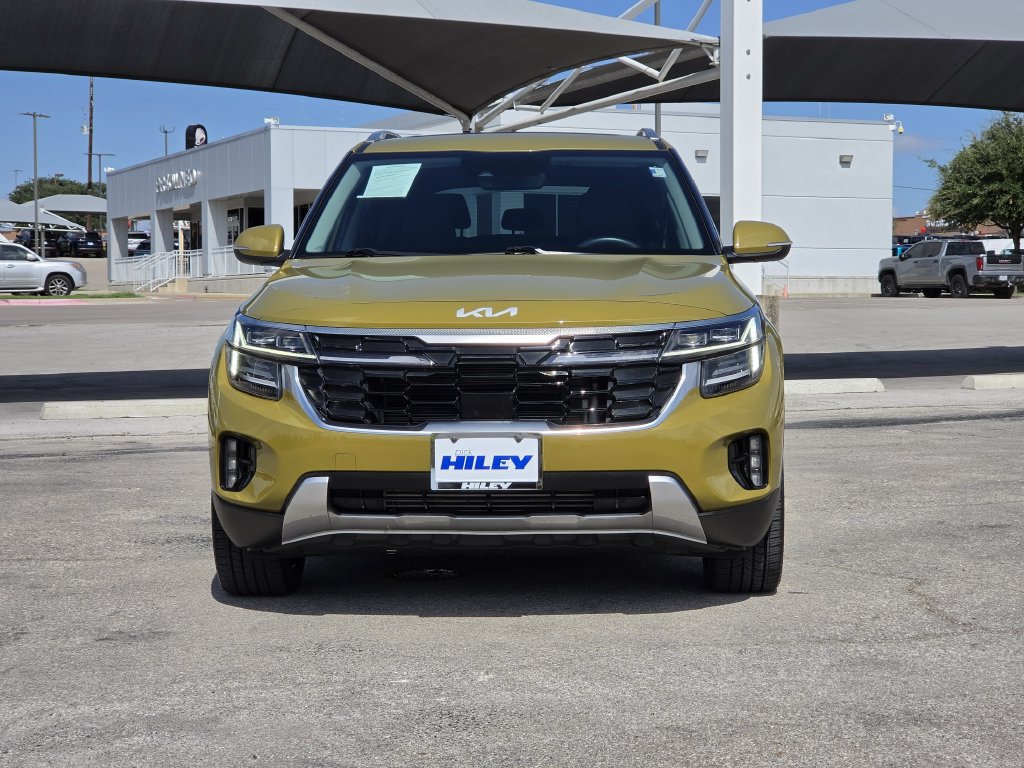 Used 2024 Kia Seltos SX w/ SX Sunroof Package AWD/4WD image 2
