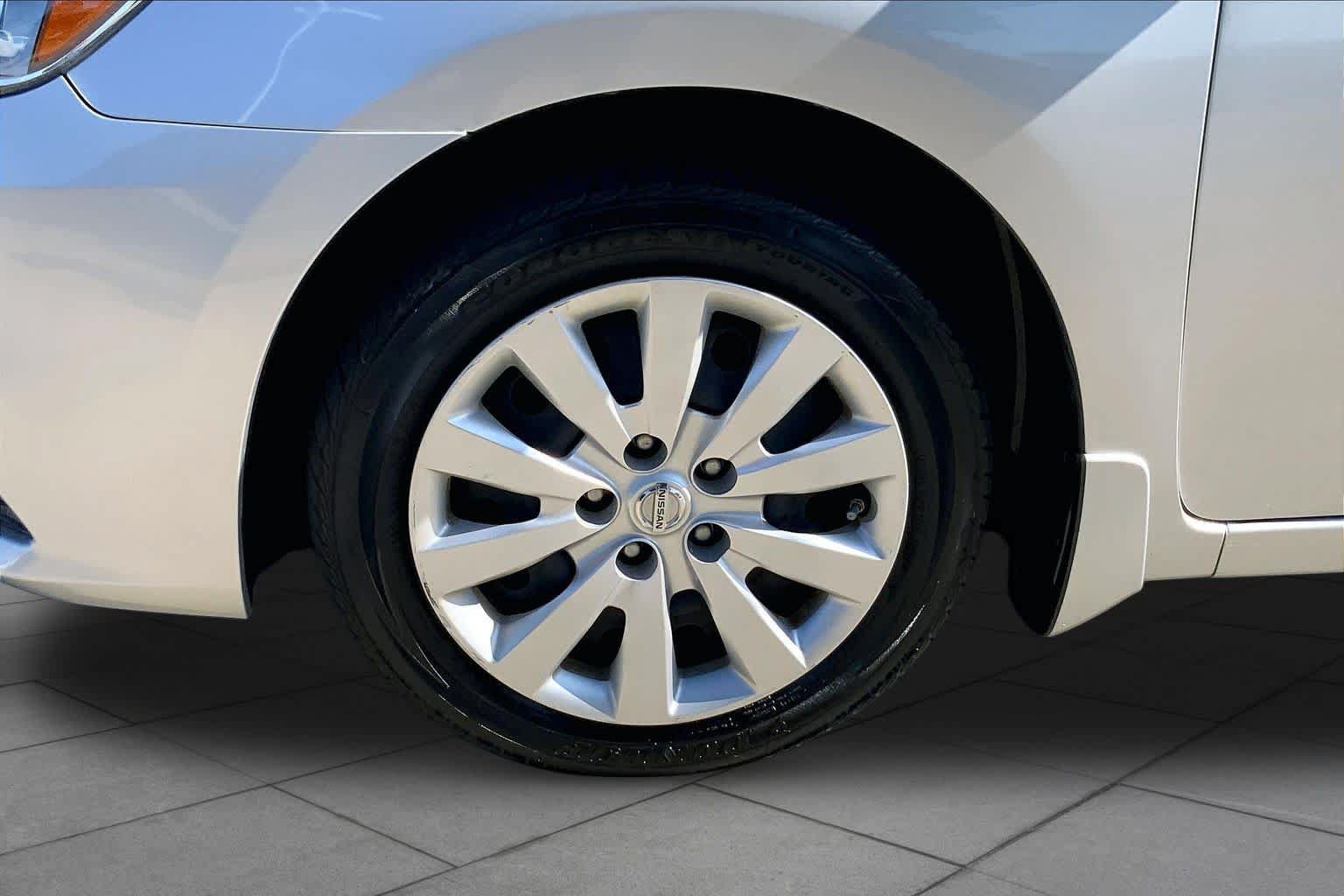 Used 2016 Nissan Sentra SV FWD image 11