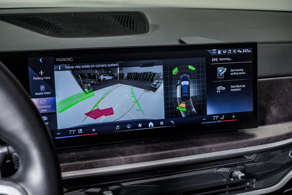 Used 2024 BMW X7 xDrive40i w/ M Sport Package image 23