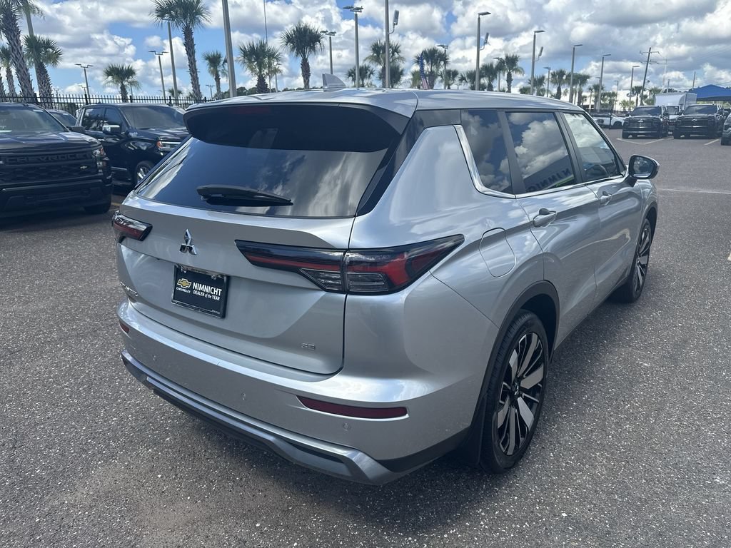 Used 2025 Mitsubishi Outlander SE FWD image 16