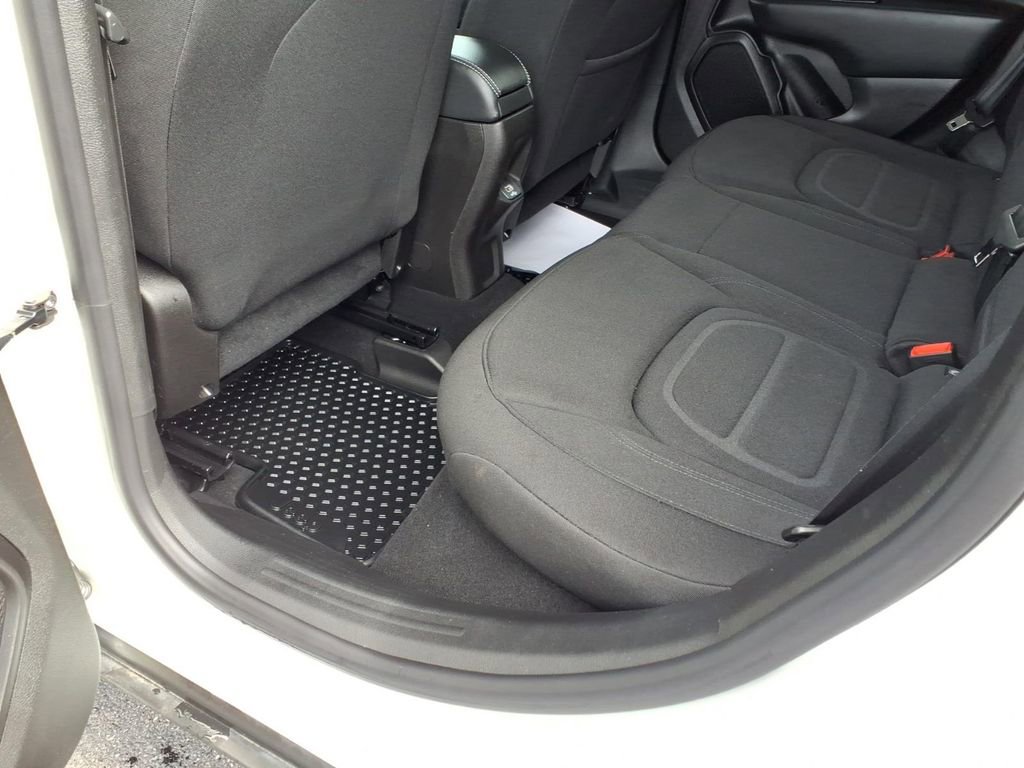 Used 2022 Jeep Renegade Latitude AWD/4WD image 11