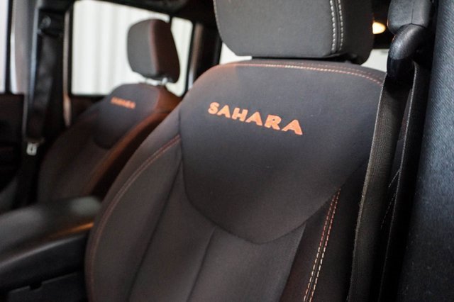 Used 2014 Jeep Wrangler Unlimited Sahara w/ Max Tow Package image 11