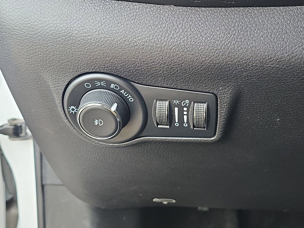 Used 2022 Jeep Compass Trailhawk w/ Trailhawk Elite Group AWD/4WD image 22