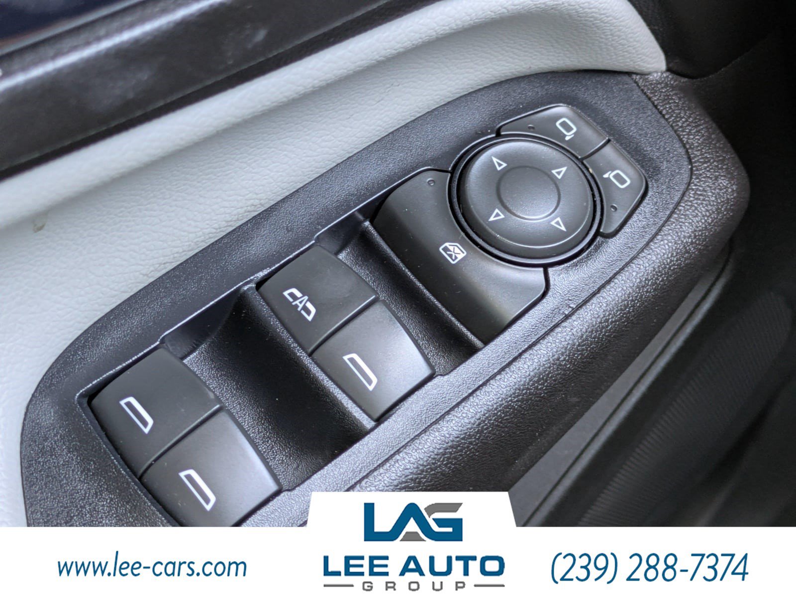 Used 2019 Chevrolet Equinox LS FWD image 18