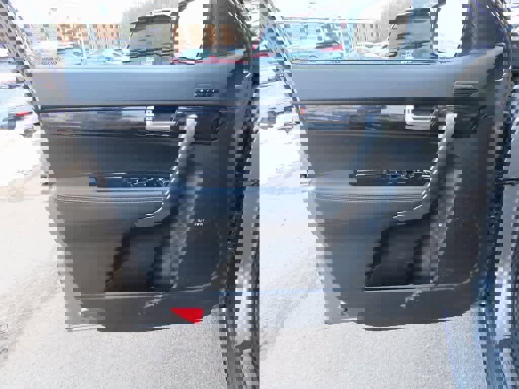 Used 2014 Kia Sorento SX w/ 3rd Row Package image 19