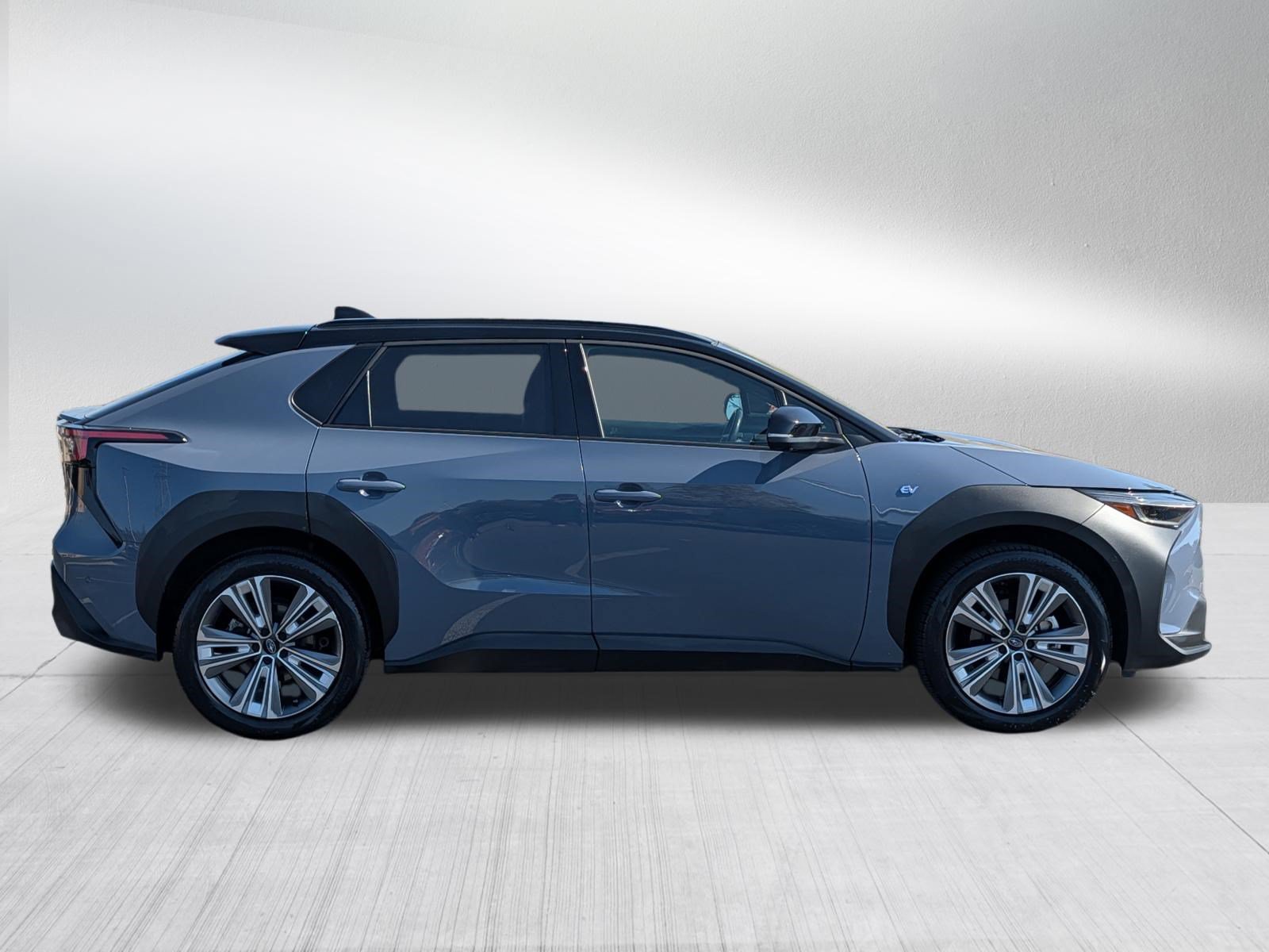 Used 2023 Subaru Solterra AWD image 2