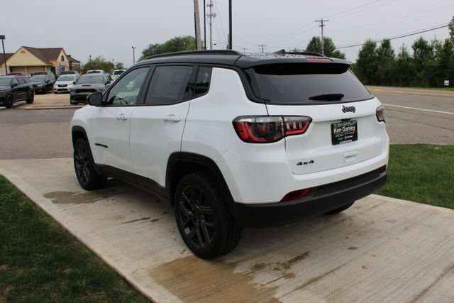 New 2026 Jeep Compass Limited w/ Sun, Sound & Navigation Group AWD/4WD image 30