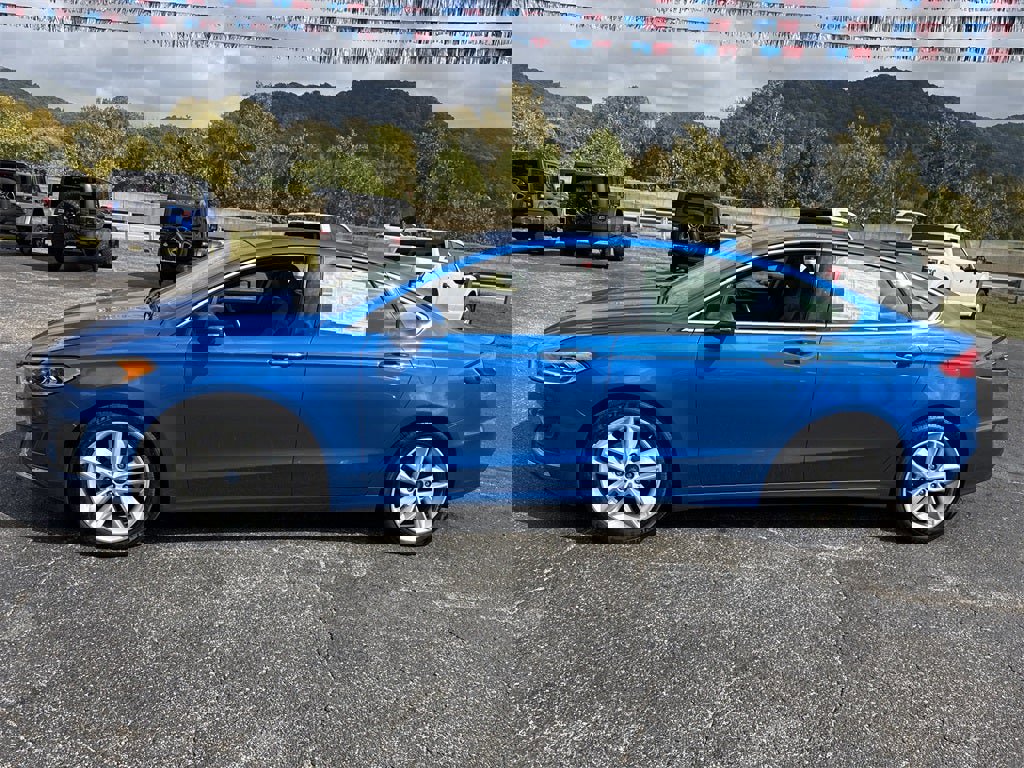 Used 2019 Ford Fusion SEL image 16