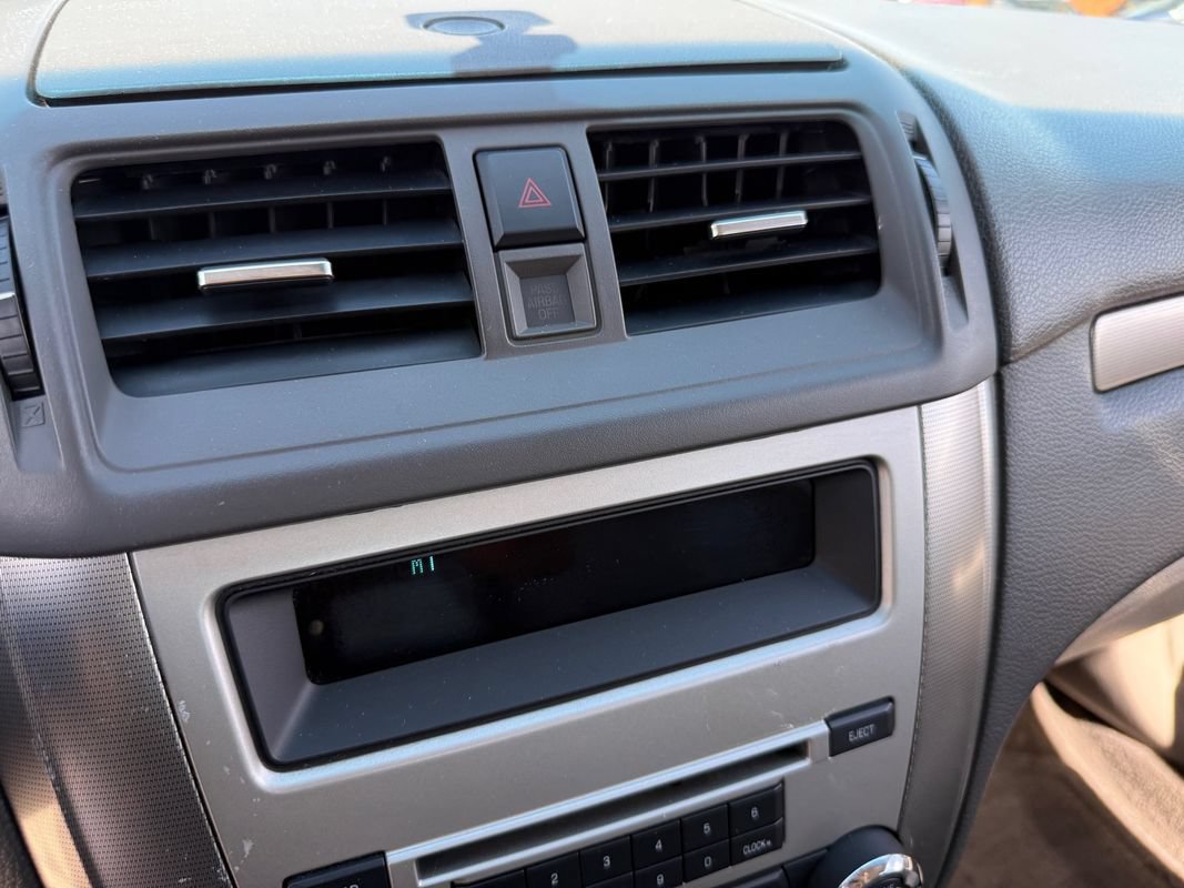 Used 2011 Ford Fusion Hybrid FWD image 33