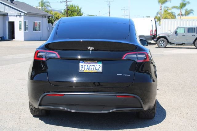 Used 2024 Tesla Model Y Long Range AWD/4WD image 4