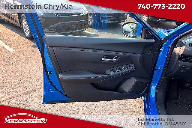 Used 2025 Nissan Sentra SV FWD image 14