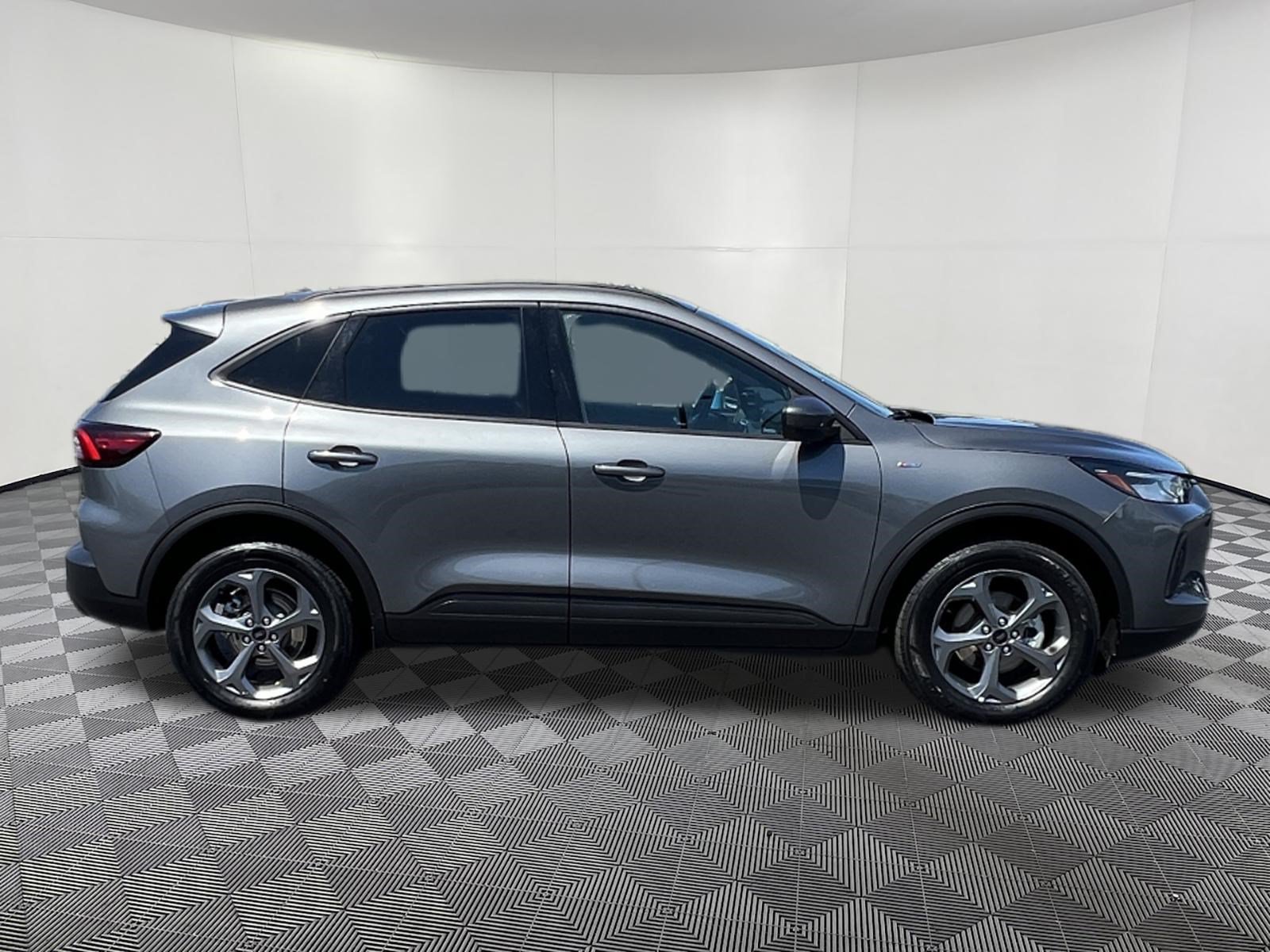 Used 2025 Ford Escape ST-Line Select AWD/4WD image 7